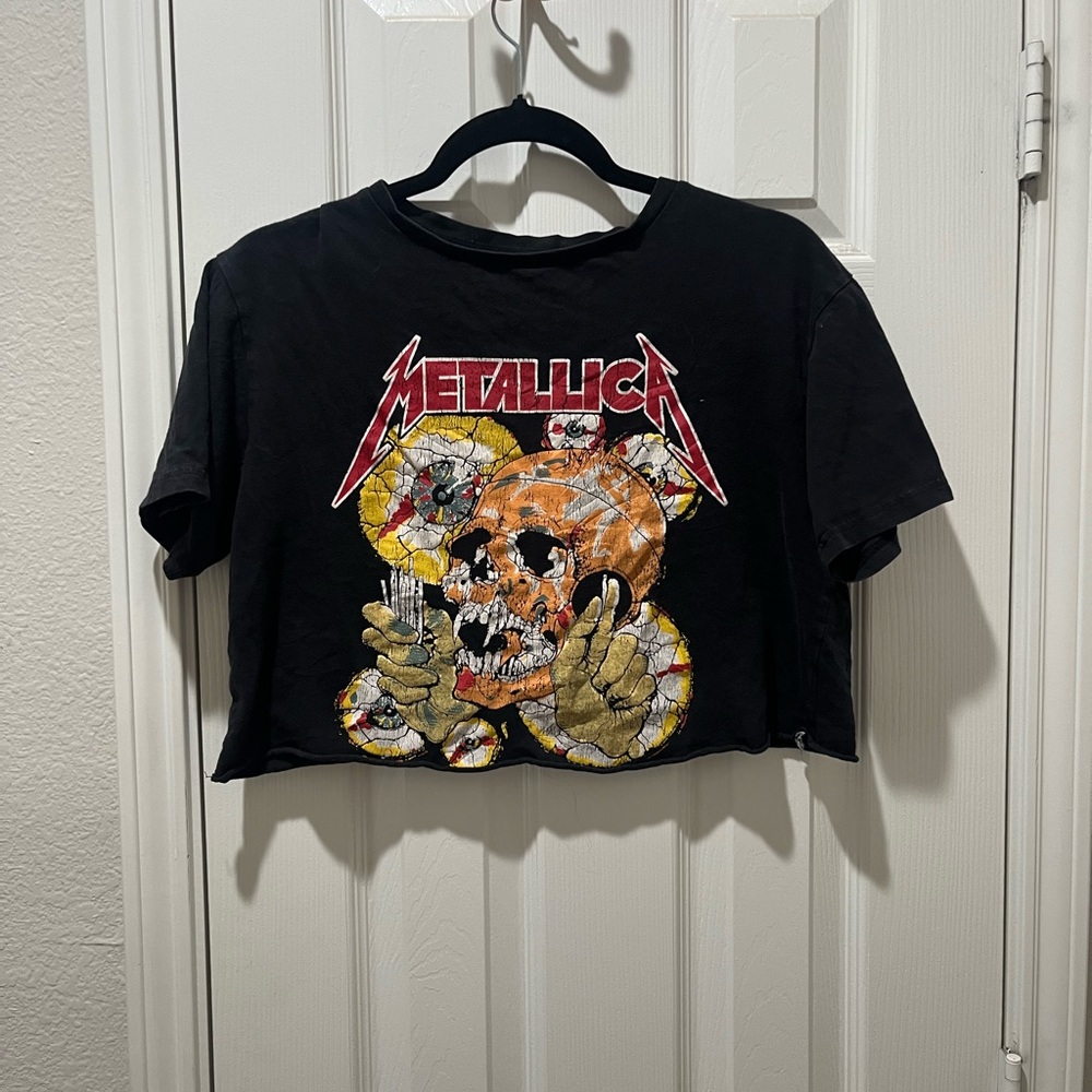 Black Graphic Crop Top